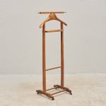 1576 9500 VALET STAND